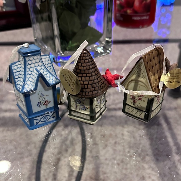 Vintage porcelain Bradford Exchange heirloom birdhouse ornaments - Picture 5 of 13